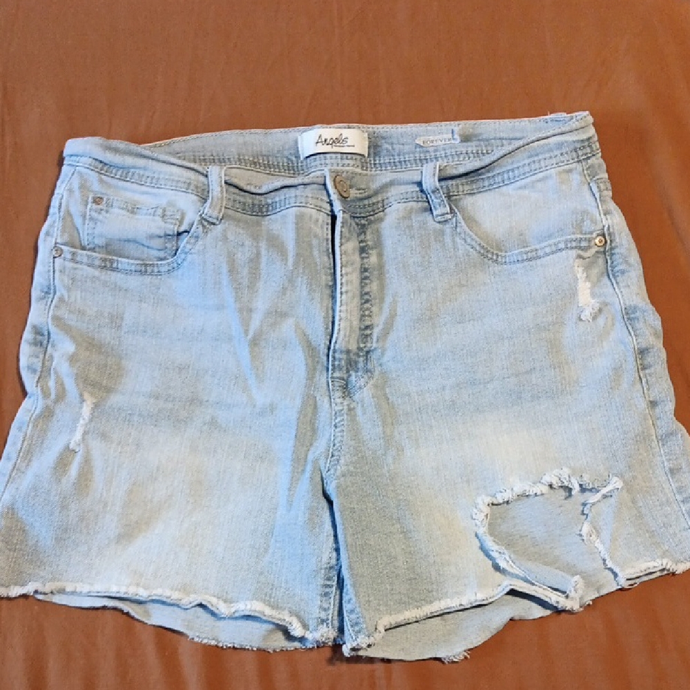 ANGELS RETRO SHORT SIZE 12